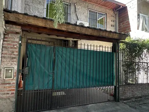 Dúplex 3 Ambientes en Alquiler con Cochera y Fondo – Temperley