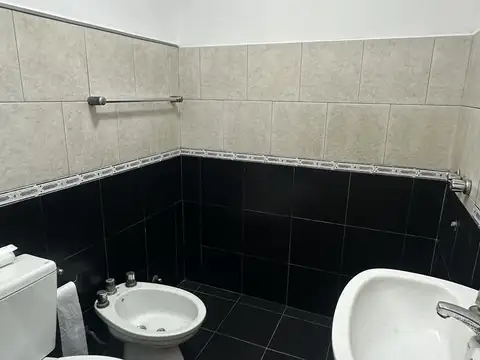 Casa en Alquiler con 1 cochera