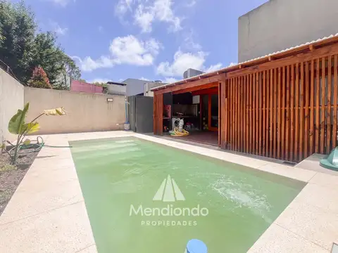 Depto Tipo Casa 3 ambientes con 2 baños