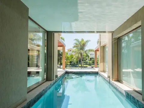 Casa 7 ambientes con 5 baños