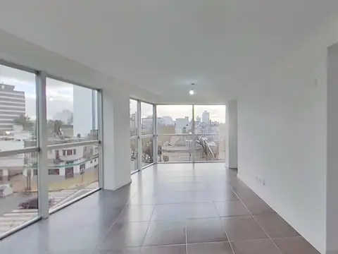 44 Esquina 18  Piso 8 Depto A