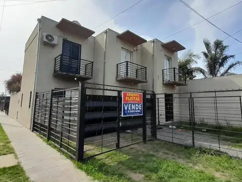 EN VENTA DUPLEX CON PATIO Y COCHERA PRIVADA EN MERLO