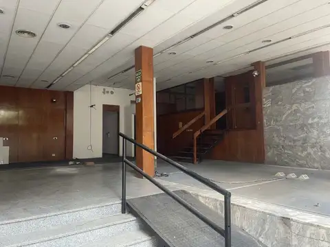 LOCAL 400M2 APTO PARA BANCO EN CENTRO CBA