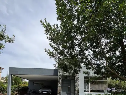 Casa en Venta Altos de Hudson 2 de 3 dormitorios, parque y pileta