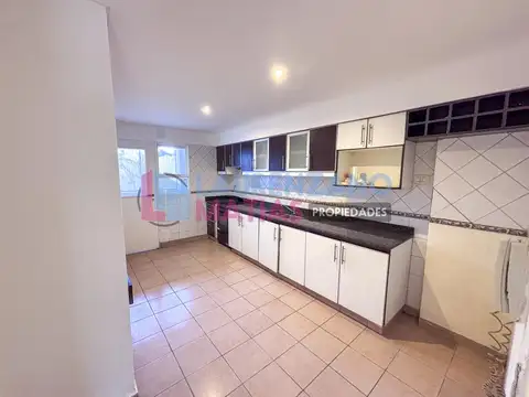 Departamento en Alquiler en Agronomia, $ 800.000