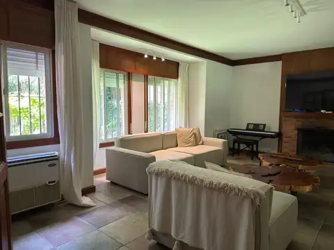 Casa en Alquiler de 4 dormitorios