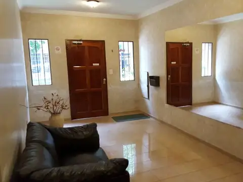 50 e/ 18 y 19- SEMIPISO DE 2 DOR (PLAZA