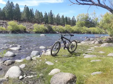 CASA EN LOTEO LAGO HUECHULAUFQUEN DOS DORMITORIOS CON INCREIBLES VISTAS AL VOLCAN LANÍN