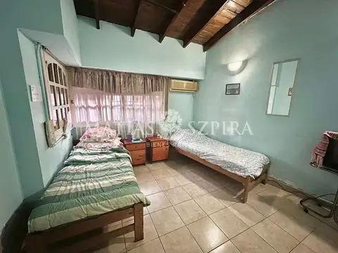 Casa 7 ambientes con 4 baños