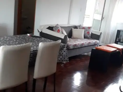 Amplio departamento 4 ambientes en barrio Copello