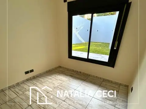Depto Tipo Casa en Venta en Monte Castro, USD 220.000