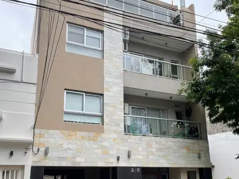 Amplio dpto. de 2 amb. C/ bajas expensas