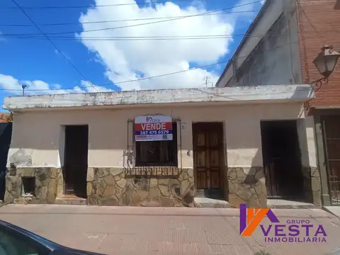 Francisco Frias al 700-casa a reciclar-venta 700