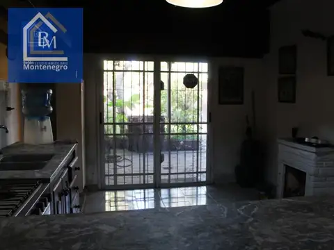 Casa 5 ambientes con 1 baño