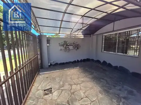 Casa 5 ambientes con 1 baño