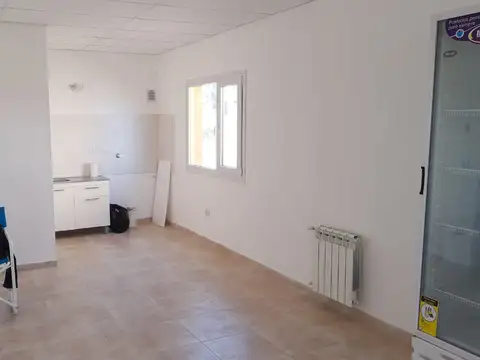 Local en Venta Via Púb.