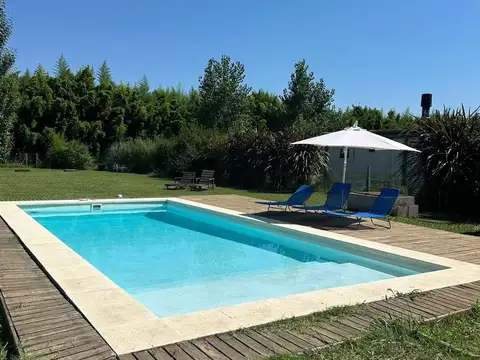 Casa 4 ambientes con 2 baños