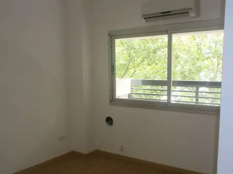 Excelente 2 ambientes en pleno San Martín. Con renta