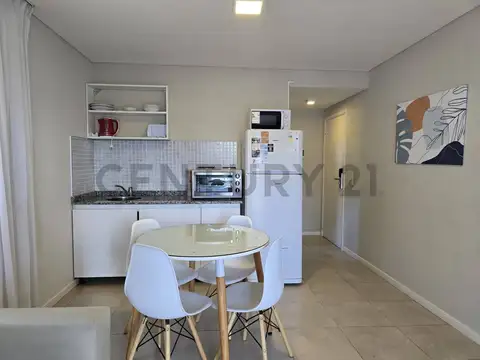 Av. Shaw, entre Av. Martín Pescador y Melagcho , Piso 0