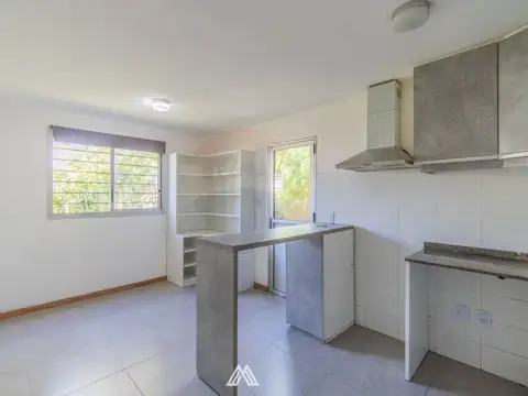 Casa 2 ambientes con 1 baño