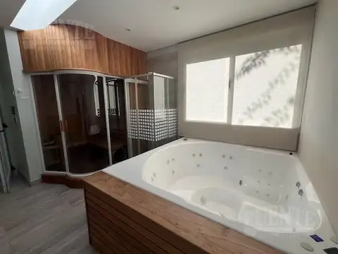 Casa 6 ambientes con 3 baños