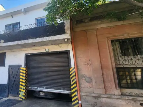 Galpón 300 m² en Lote de 223 m² - Oficina y Baños - Lomas Del Mirador