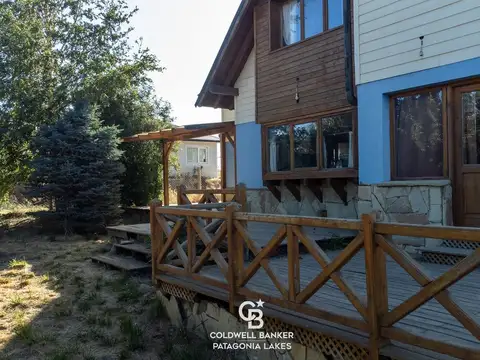 Casa 6 ambientes con 2 baños