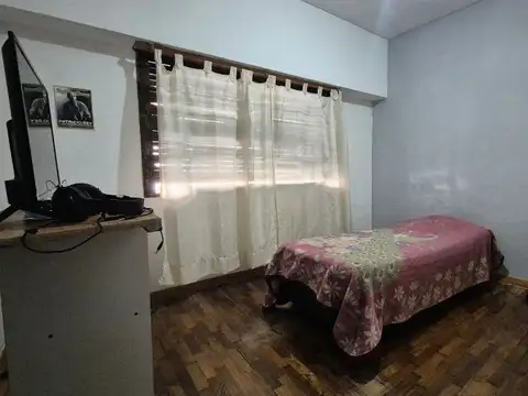 Casa 8 ambientes con 3 baños