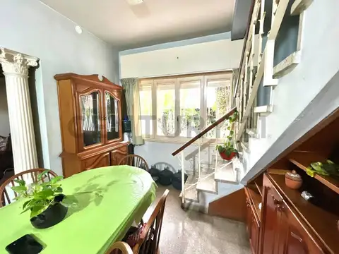 VENTA CASA 5 AMBIENTES CON AMPLIO JARDIN ITUZAINGO NORTE