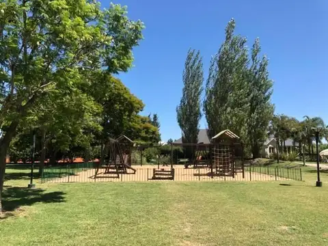 Casa en Venta con 4 cocheras