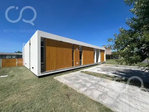 Casa 4 ambientes con 2 baños