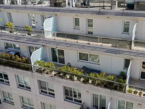 Duplex de 2 dormitorios en suite, al frente vista al dique, con cochera