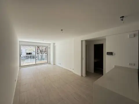 San Juan 300, Piso 01