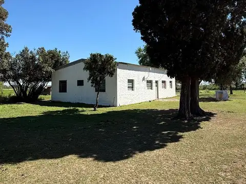 Venta 1,6 ha con casa y galpon