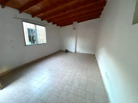 Casa 2 ambientes con 1 baño