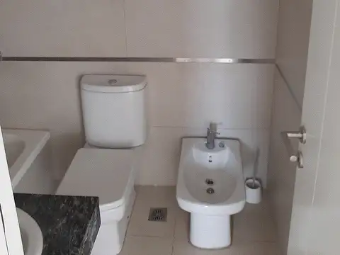 Rivadavia 100, Piso 2