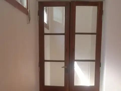 ALQ. COMERCIAL - DTO T/ CASA MONOAMB. P.B. AL FTE. - SIN EXPENSAS  IDEAL CONSULTORIO/OFICINA