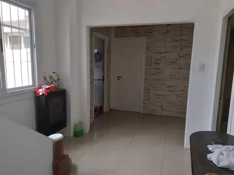 Casa en venta 6 ambientes. Mercedes 4995