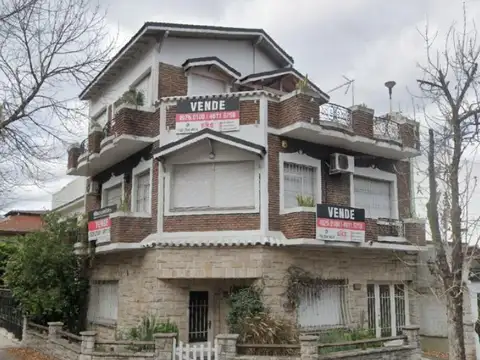 Casa en venta 6 ambientes. Mercedes 4995