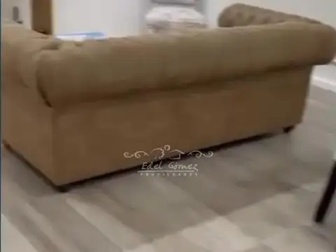 Casa en Alquiler con 3 cocheras