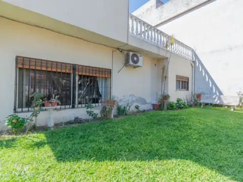 VENTA CASA 4 AMB C/JARDIN + PH 2 AMB VILLA BOSCH