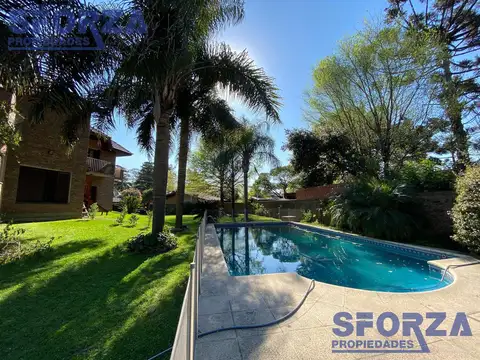 Casa en Venta con 2 cocheras