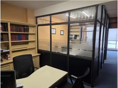 Oficina en Venta al Este