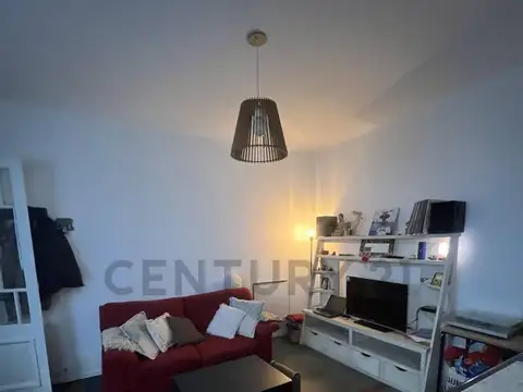 San Blas 1600, Piso 0