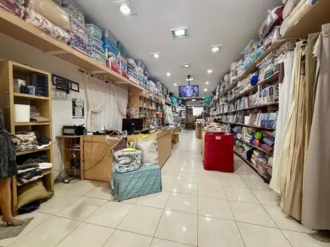 EXCELENTE LOCAL EN VENTA S/ AV. 9 DE JULIO, LANÚS.