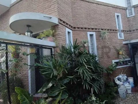 Casa en venta en Villa Elisa 419 esquina 7 y Camino Centanario