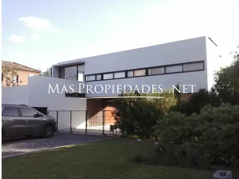 Venta Casa en El Centauro 3 Dormitorios Canning