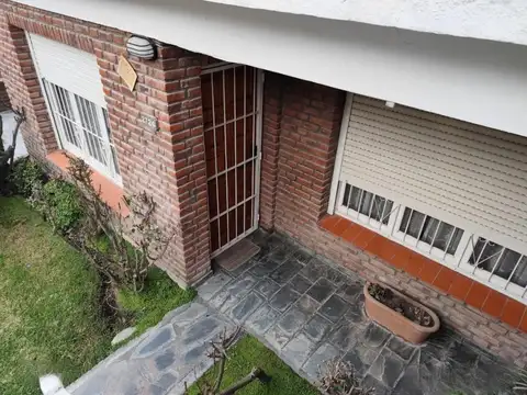 LÓPEZ Y PLANES  al 2700