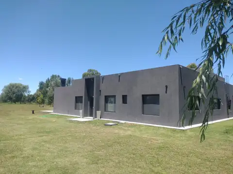 Venta / Permuta – Casa amoblada en Barrio La Florentina, San Miguel del Monte