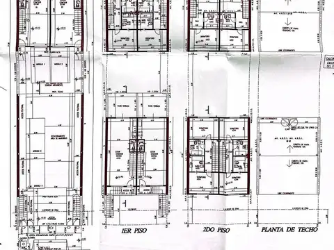 Casa tipo duplex de 3 ambientes con Patio y Cochera.